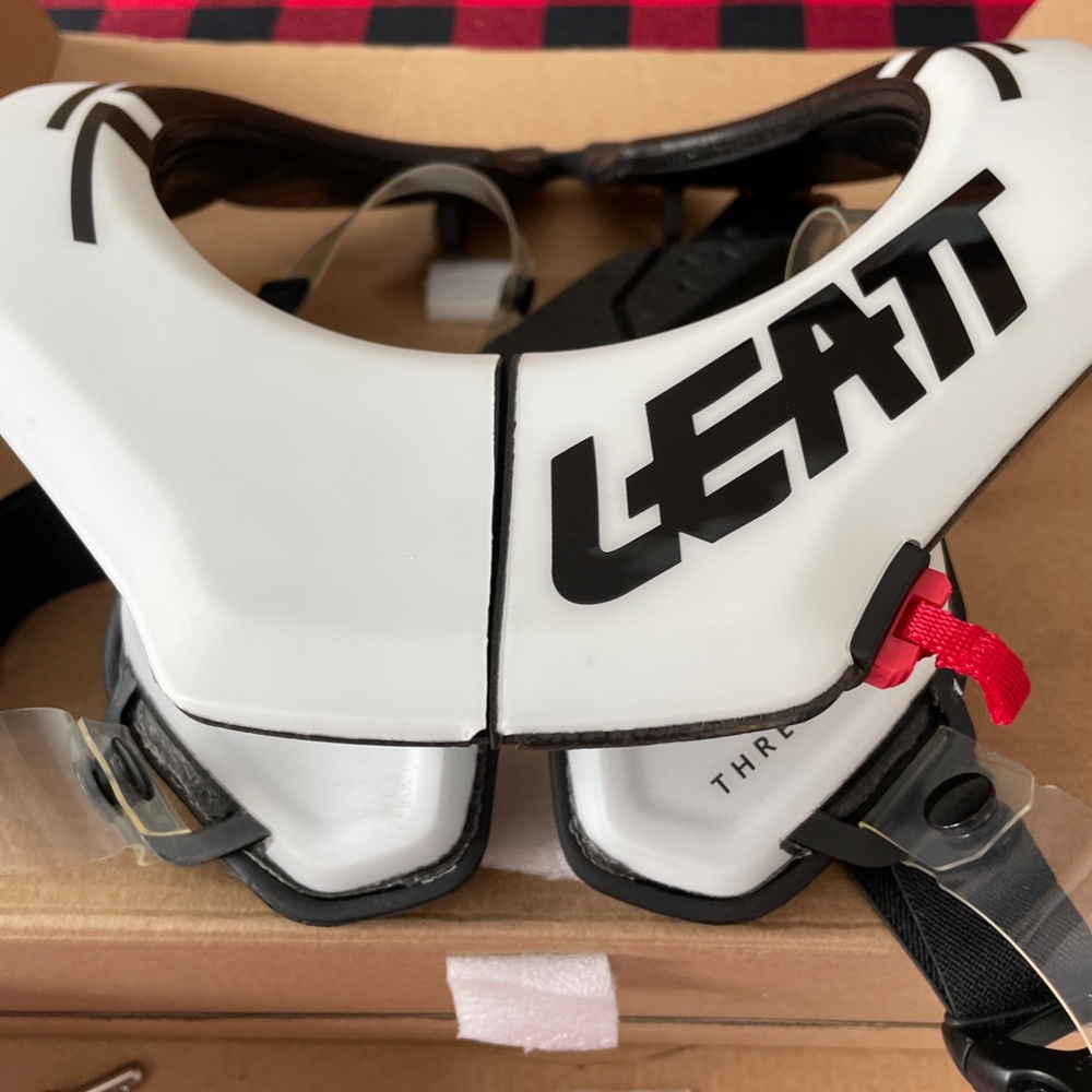Leatt Neck Brace GPX 3.5 S/M White